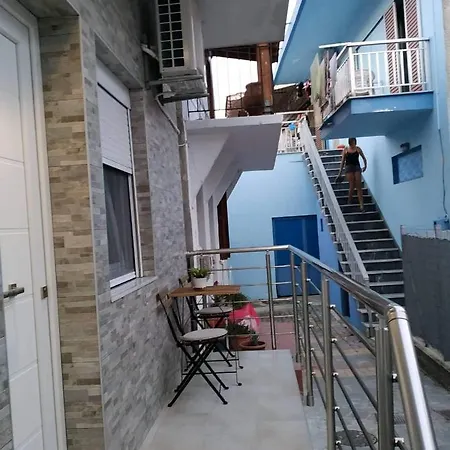 Lavim 2 Apartman Szikiá